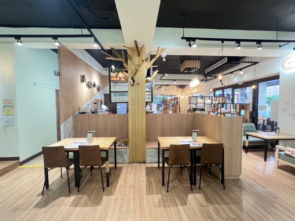 森林小徑健行店用餐环境