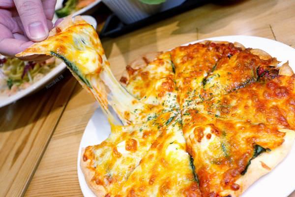 森林小徑文心店享受美食